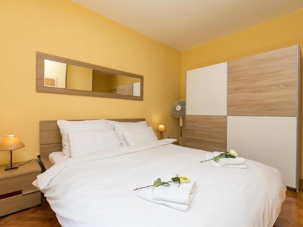 Apartments Loredana Porec Exterior photo